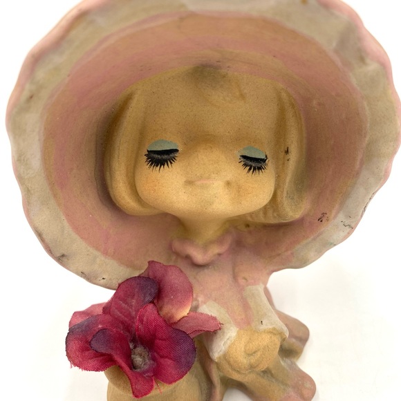 Vintage UCTCI Bisque Girl With Big Pink Bonnet &
Dress Sitting by Vase Figurine - Picture 4 of 12